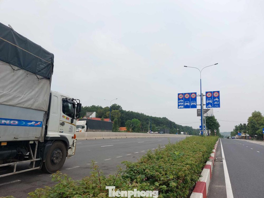 Đường Mỹ Phước Tân Vạn tốc độ tối đa cho phép khu vực trong đô thị là 60km/h và ngoài đô thị là 80km/h.