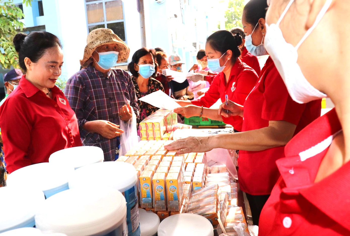 Trong dịp Tết Nguyên đán 2024, Bình Dương cũng tổ chức các phiên chợ 0 đồng để hỗ trợ người khó khăn.