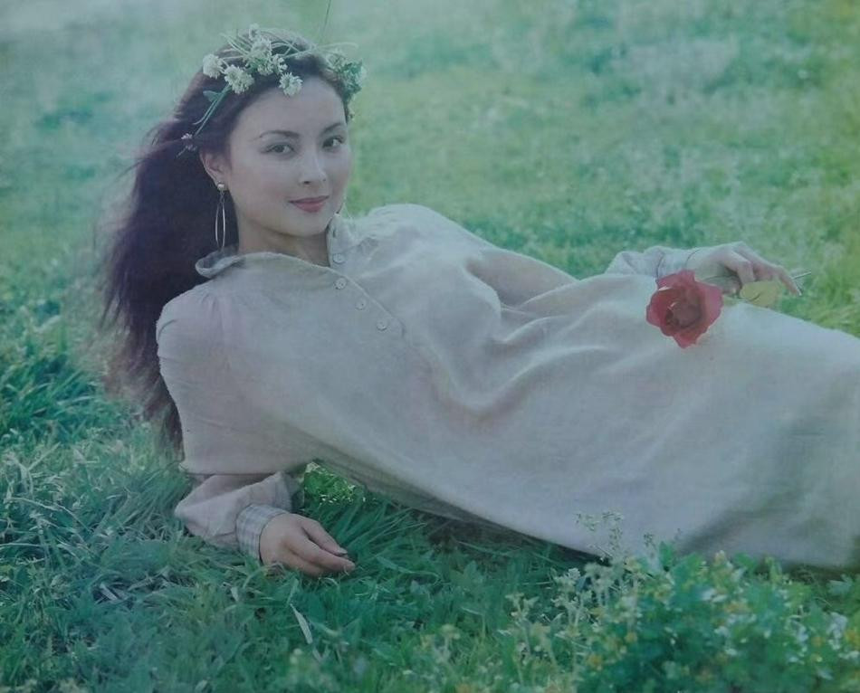 Định cư ở Mỹ, Chu Khiết vẫn hoạt động trong làng giải trí Trung Quốc.