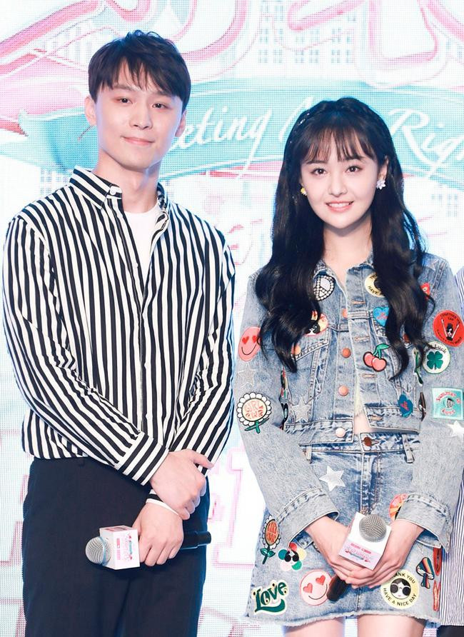 Dù không nhắc đến tên Trương Hằng, nhưng mọi câu chữ của Trịnh Sảng đều ám chỉ tình cũ ngoại tình. Dù không nhắc đến tên Trương Hằng, nhưng mọi câu chữ của Trịnh Sảng đều ám chỉ tình cũ ngoại tình.