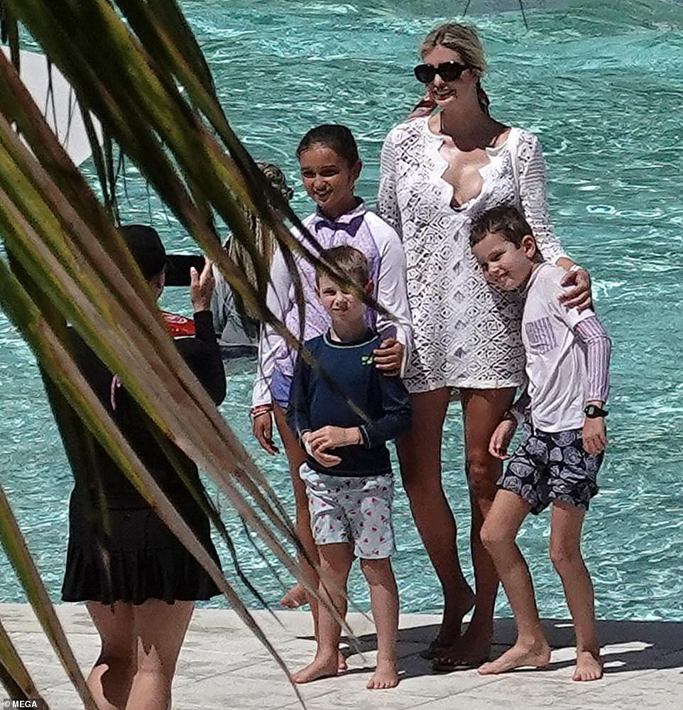 Cả ba con của Ivanka và Jared là Arabella, Joseph và Theodore đều có mặt trong chuyến đi chơi gia đình.