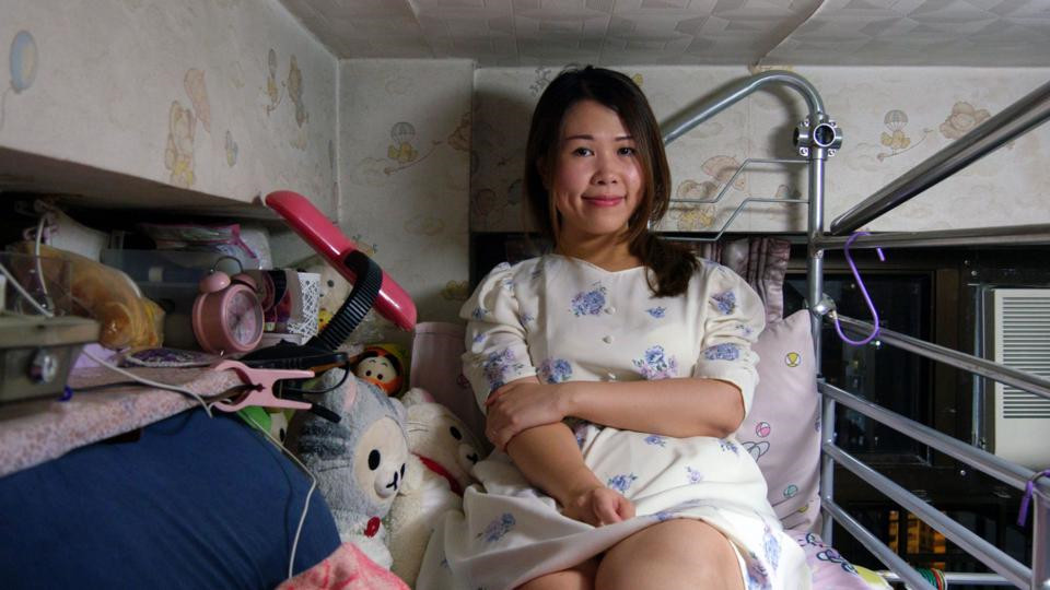 Vợ chồng trẻ ở Hồng Kông: Kết hôn, sinh con rồi nhà ai người đó ở ảnh 2