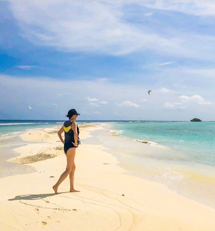 Lưu Gia Linh tung ảnh bikini gợi cảm giữa tin đồn Lương Triều Vỹ ngoại tình ảnh 1