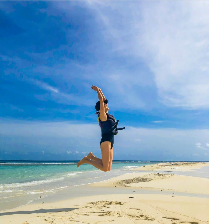 Lưu Gia Linh tung ảnh bikini gợi cảm giữa tin đồn Lương Triều Vỹ ngoại tình ảnh 2