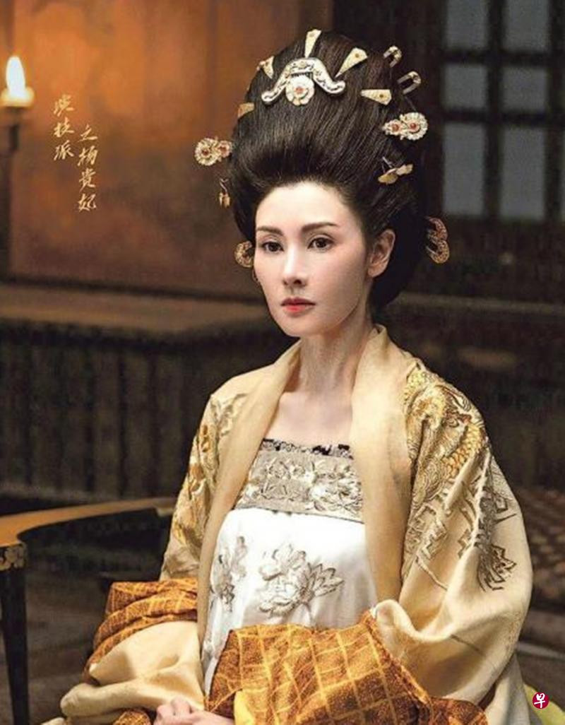 'Hoa hậu đẹp nhất Hong Kong' nhận cát-xê 7 triệu USD để tái xuất gây tranh cãi ảnh 1