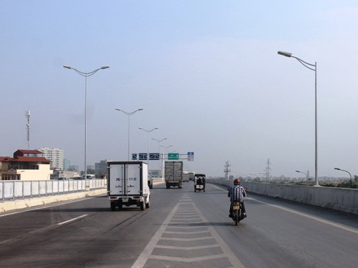 Ngoài xe máy còn có cả xe ba bánh