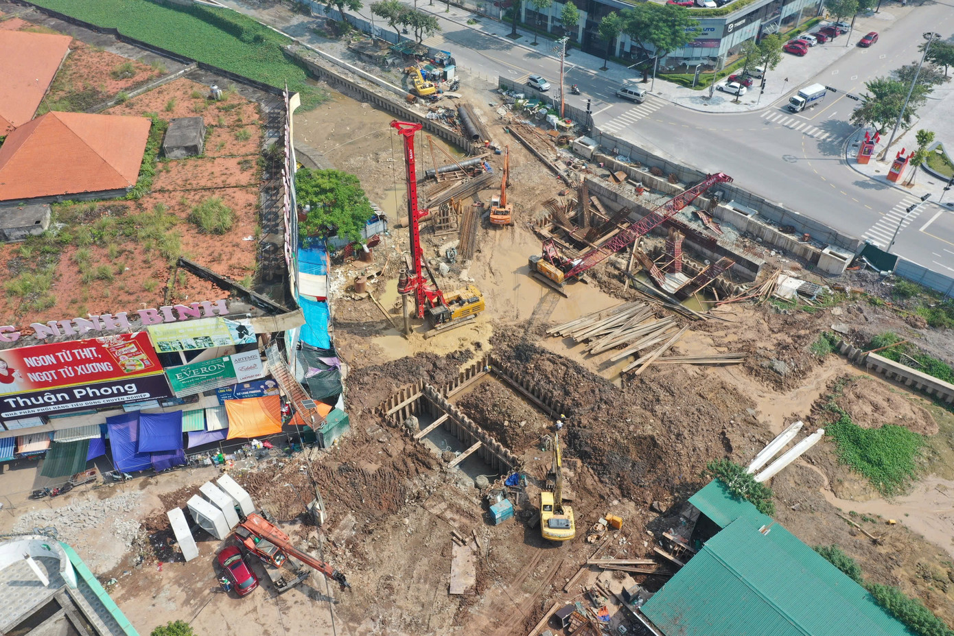 Nhiều hạng mục đang trong quá trình thi công. Ảnh: Phạm Nam. Nhiều hạng mục đang trong quá trình thi công. Ảnh: Phạm Nam.