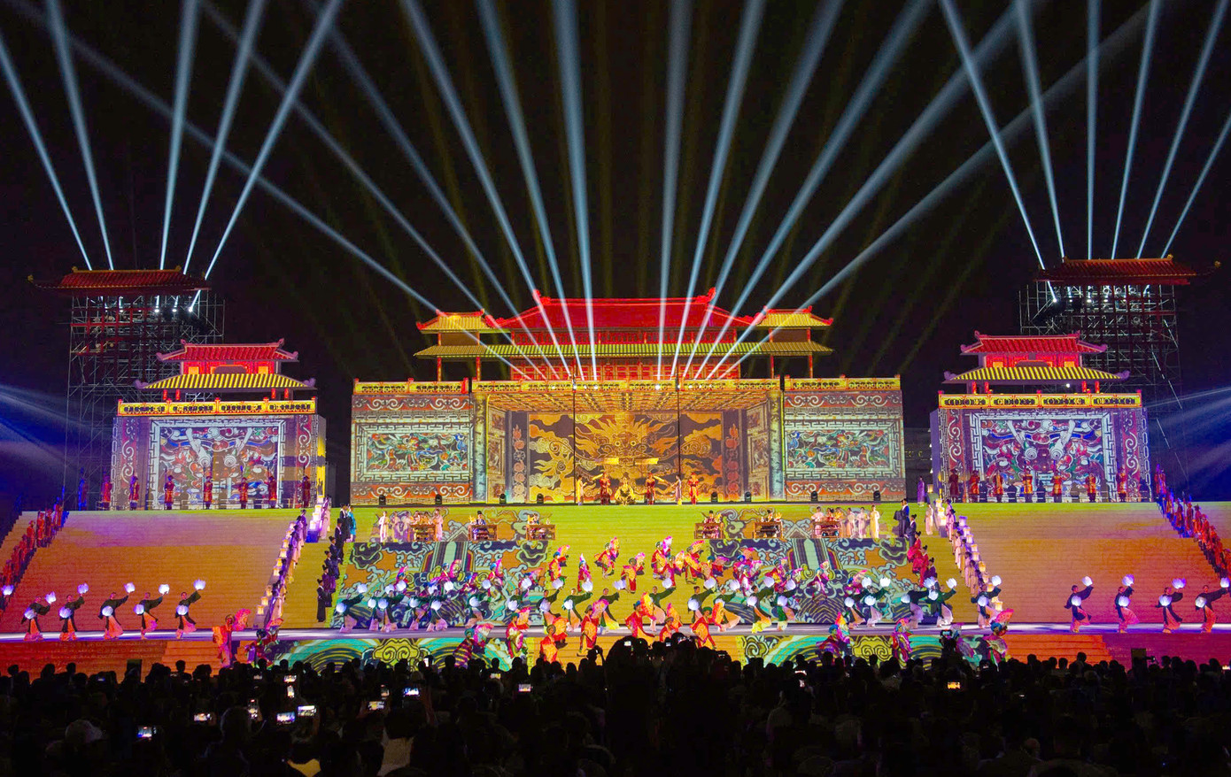 Rực rỡ khai mạc Festival Ninh Bình lần thứ 3 năm 2024. Rực rỡ khai mạc Festival Ninh Bình lần thứ 3 năm 2024.