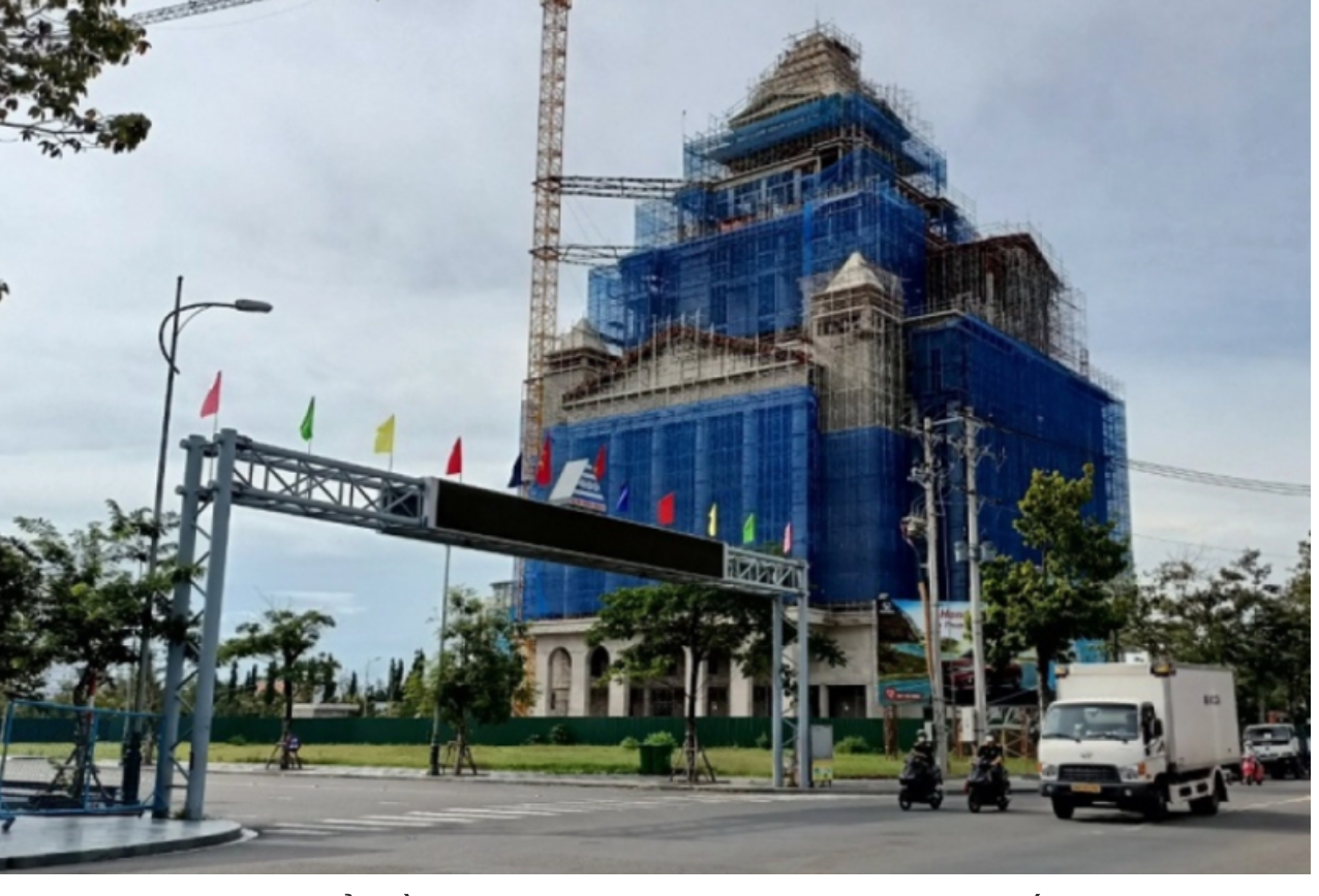 Công trình của Cty cổ phần Rạng Đông trước đây là Sân Golf Phan thiết, tỉnh Bình Thuận.