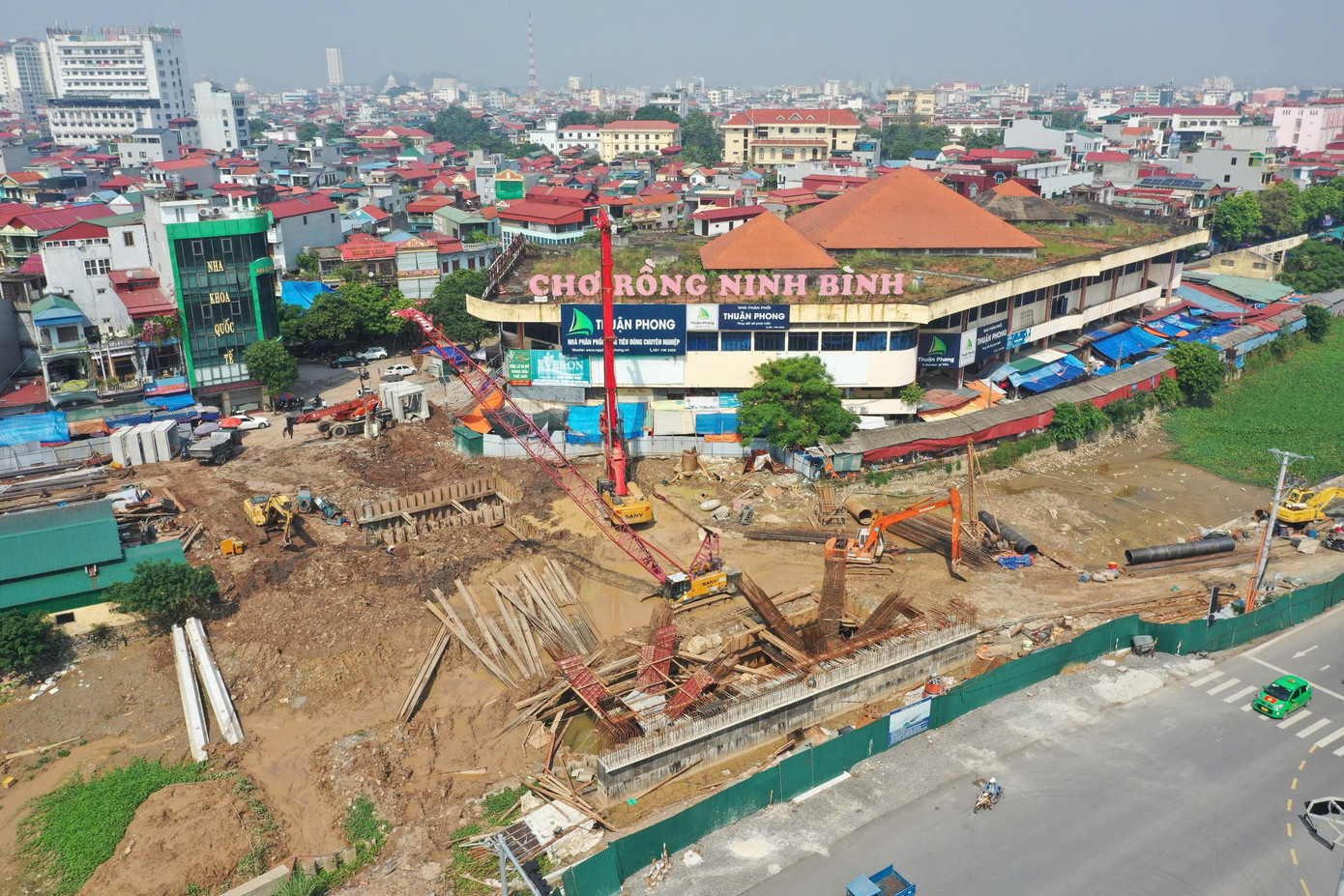 Khu vực có tới 3 dự án với tổng mức đầu tư lên đến hơn 1.000 tỷ đồng. Ảnh:Phạm Nam. Khu vực có tới 3 dự án với tổng mức đầu tư lên đến hơn 1.000 tỷ đồng. Ảnh:Phạm Nam.