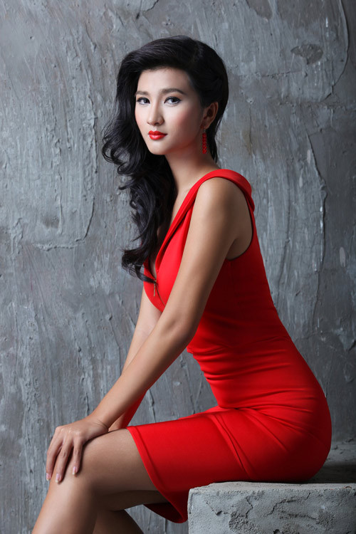 Những mỹ nhân một con 'trông mòn con mắt' của showbiz Việt ảnh 7