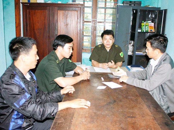 Đại diện công ty Khatoco tìm hiểu sự việc tại Công an xã Đại Tân. Đại diện công ty Khatoco tìm hiểu sự việc tại Công an xã Đại Tân