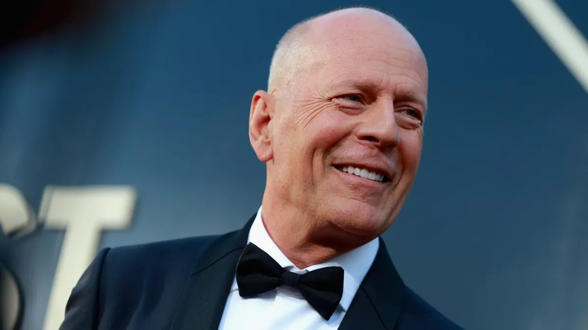 Ngôi sao phim hành động bom tấn Bruce Willis vừa được chẩn đoán mắc chứng sa sút trí nhớ vùng trán FTD