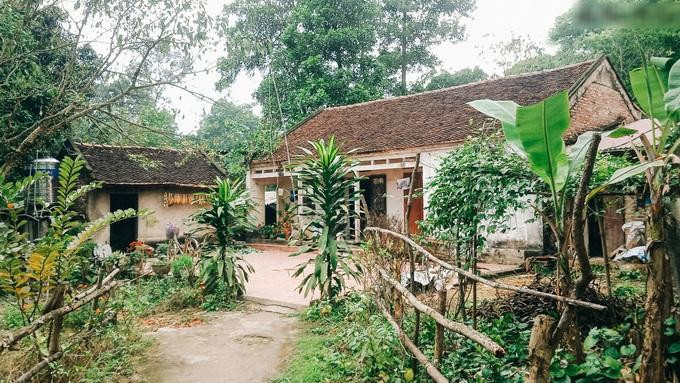 Ngôi nhà cũ mang đậm nét kiến trúc làng quê Bắc Bộ của gia đình Hùng vẫn được giữ nguyên. Đây là nơi mà 9X và mẹ sáng tạo nên những video "triệu views", lay động cảm xúc của mọi người (Ảnh: Đồng Văn Hùng).