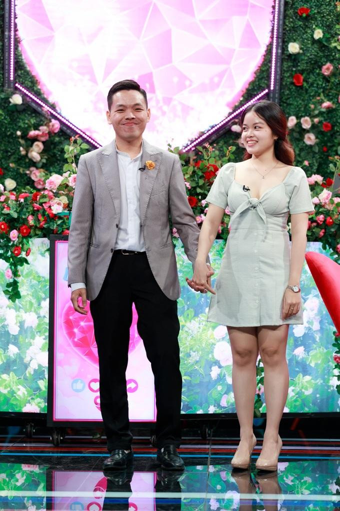 Hai người thành đôi trong sự chúc phúc của khán giả (Ảnh: BMHH).