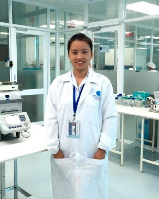 Bà Vũ Bích Ngọc tại phòng thí nghiệm Viện Tế bào gốc (Ảnh: ĐH Quốc gia TPHCM). Bà Vũ Bích Ngọc tại phòng thí nghiệm Viện Tế bào gốc (Ảnh: ĐH Quốc gia TPHCM).