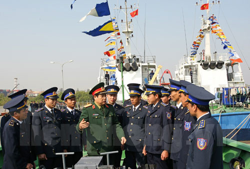 Đại tướng Phùng Quang Thanh thăm, kiểm tra công tác sẵn sàng chiến đấu của lực lượng Vùng 1 Cảnh sát Biển