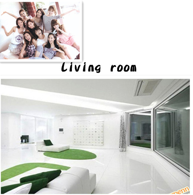 Sơ đồ toàn bộ ngôi nhà. Phòng khách... ...bếp... ...và phòng ngủ...Tất cả đều trắng muốt .