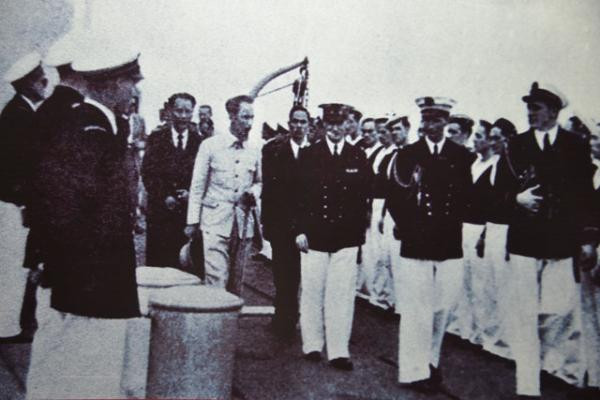 Những hình ảnh đặc biệt về Bác Hồ với người vùng Mỏ ảnh 3