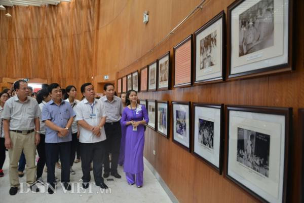 Những hình ảnh đặc biệt về Bác Hồ với người vùng Mỏ ảnh 9