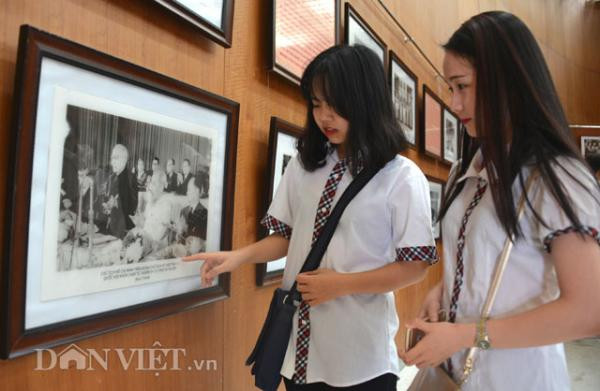 Những hình ảnh đặc biệt về Bác Hồ với người vùng Mỏ ảnh 10