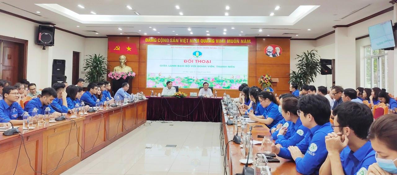Bộ trưởng Lê Minh Hoan đối thoại với hơn 200 thanh niên của ngành nông nghiệp