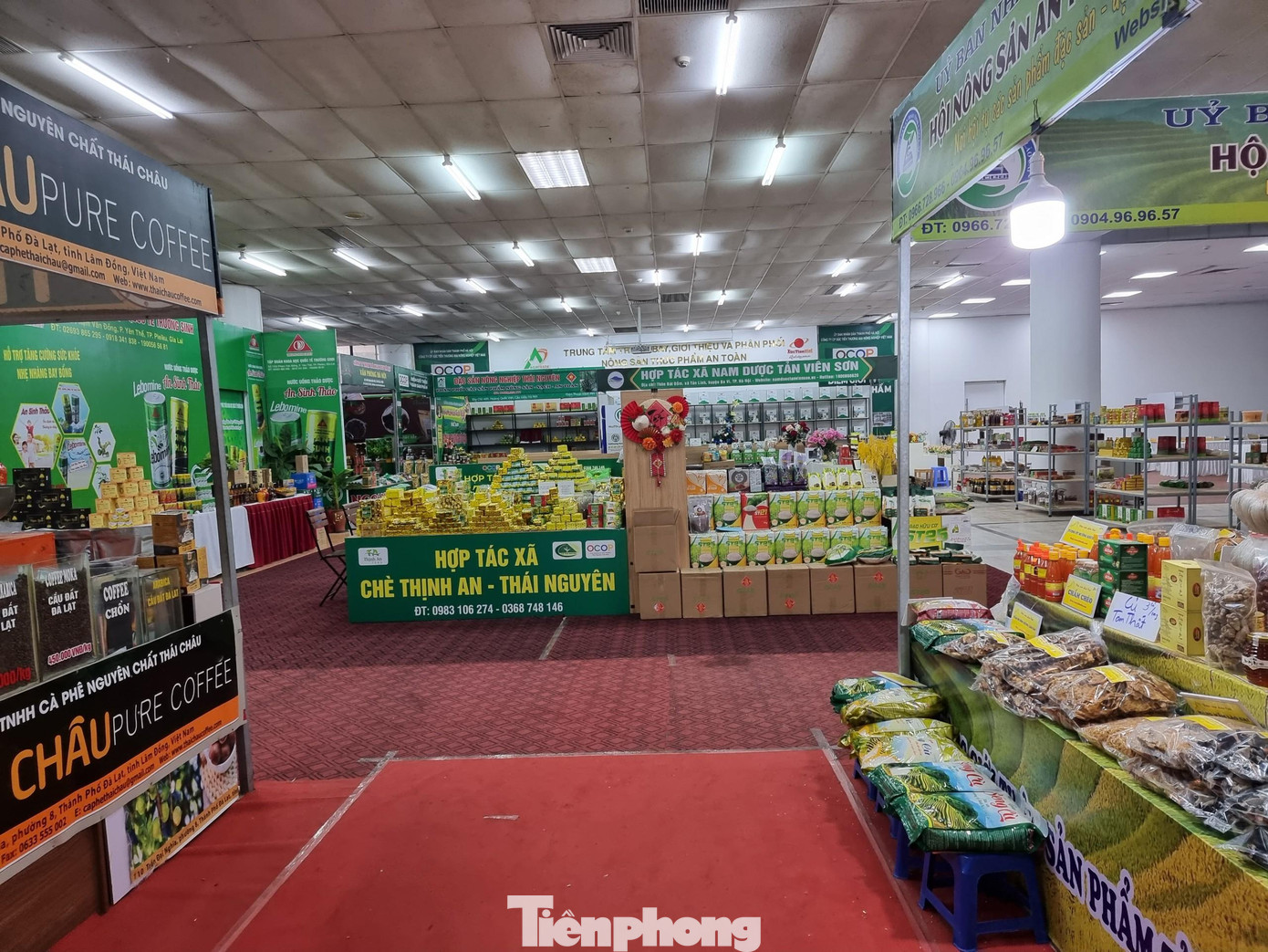 Hội chợ còn bán các loại chè, cafe, ca cao...nổi tiếng của các vùng miền