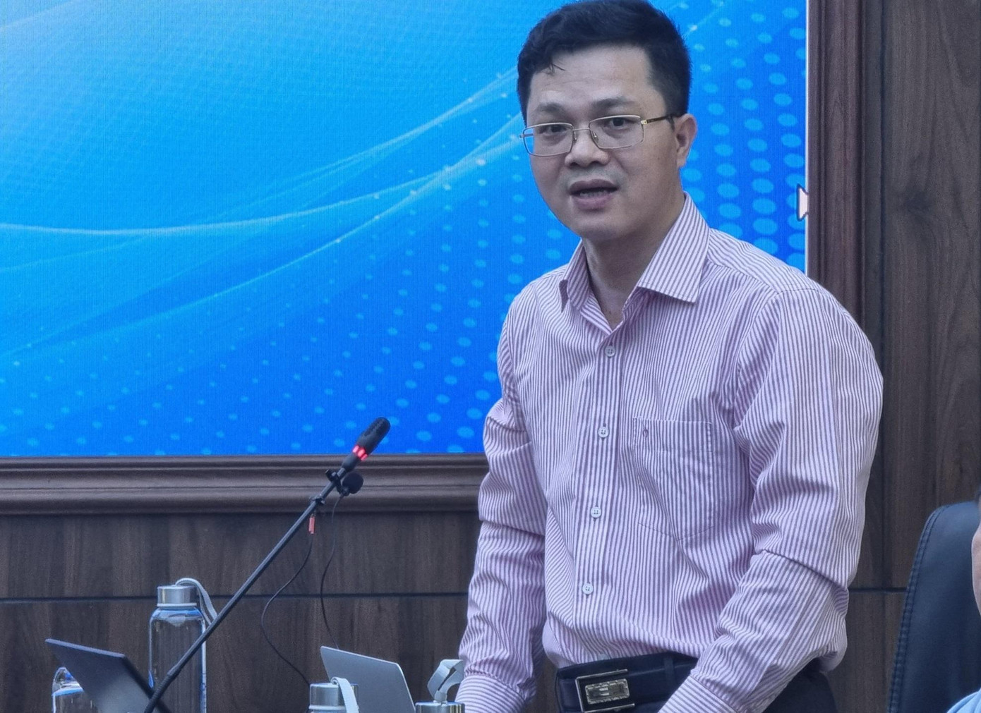 Ông Nguyễn Văn Long, Quyền Cục trưởng Cục Thú y thông tin về vắc xin dịch tả lợn châu Phi