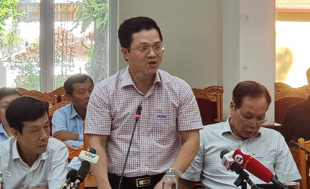 Ông Nguyễn Văn Long, quyền Cục trưởng Cục Thú y cho biết, đến thời điểm hiện tại có 17.500 liều vắc xin tiêm không theo chỉ đạo khiến 1392 con lợn chết.