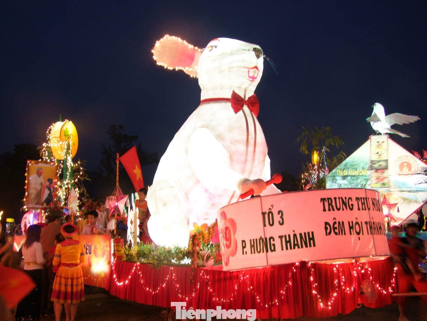 Năm nay, ngoài tổ chức Lễ thành Tuyên, người dân TP Tuyên Quang còn đón nhận "Bằng ghi danh Thực hành Then của người Tày, Nùng, Thái ở Việt Nam vào danh sách Di sản văn hóa phi vật thể đại diện của nhân loại". Ngay sau đó, sẽ diễn ra chung kết cuộc thi "Người đẹp xứ Tuyên" tại sân khấu ngoài trời trung tâm thành phố. Năm nay, ngoài tổ chức Lễ thành Tuyên, người dân TP Tuyên Quang còn đón nhận "Bằng ghi danh Thực hành Then của người Tày, Nùng, Thái ở Việt Nam vào danh sách Di sản văn hóa phi vật thể đại diện của nhân loại". Ngay sau đó, sẽ diễn ra chung kết cuộc thi "Người đẹp xứ Tuyên" tại sân khấu ngoài trời trung tâm thành phố.