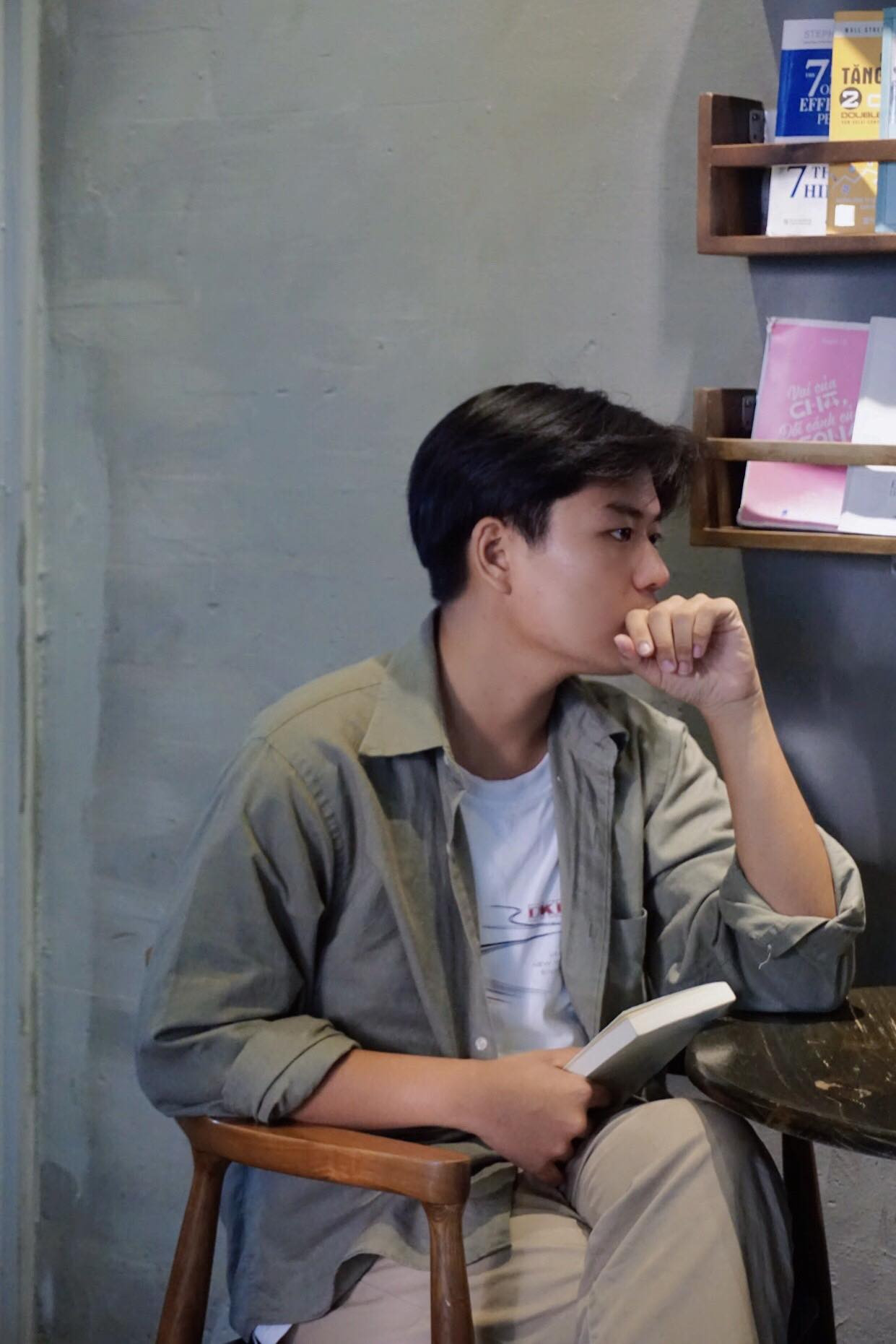 Văn Duy Phúc cố gắng cân bằng thời gian ôn thi và nghỉ ngơi, thư giãn. Văn Duy Phúc cố gắng cân bằng thời gian ôn thi và nghỉ ngơi, thư giãn.