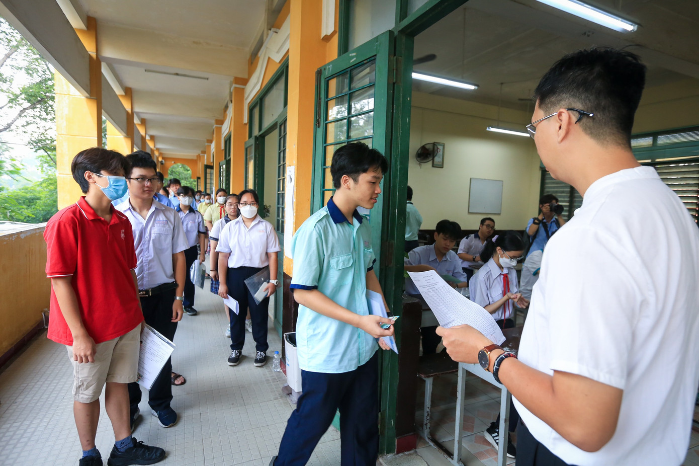 Thí sinh sẽ được biết điểm tuyển sinh 10 vào ngày mai 20/6. Ảnh: NT Thí sinh sẽ được biết điểm tuyển sinh 10 vào ngày mai 20/6. Ảnh: NT