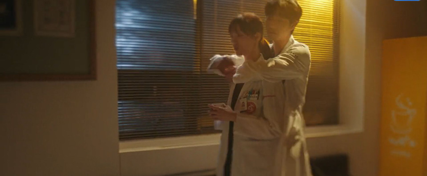 Cả hai đã nhanh chóng làm hòa, đồng thời "sạc pin" sau một ngày thứ Sáu vất vả.