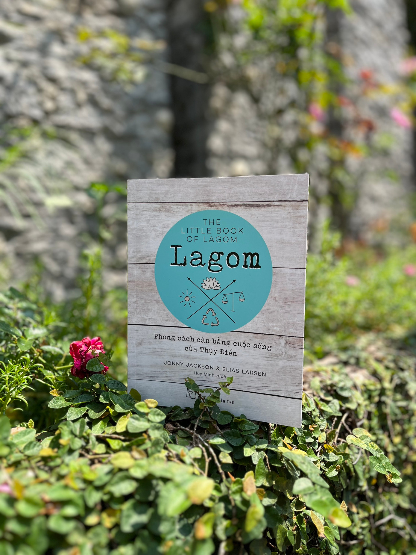 Cuốn sách mới của bộ đôi Jonny Jackson và Elias Larsen. Cuốn sách mới của bộ đôi Jonny Jackson và Elias Larsen.