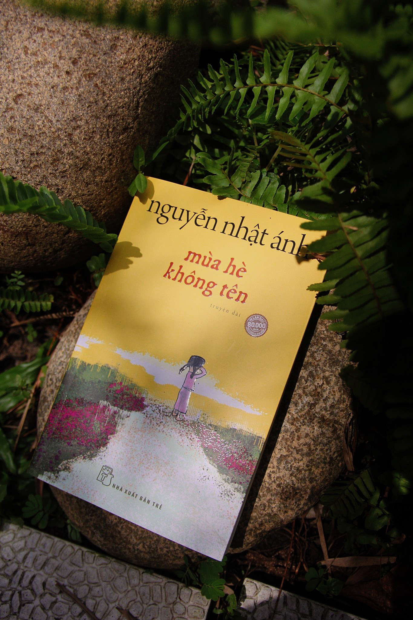 Bối cảnh của quyển sách là làng Đo Đo, cũng chính là nơi tác giả đã sinh ra và lớn lên.
