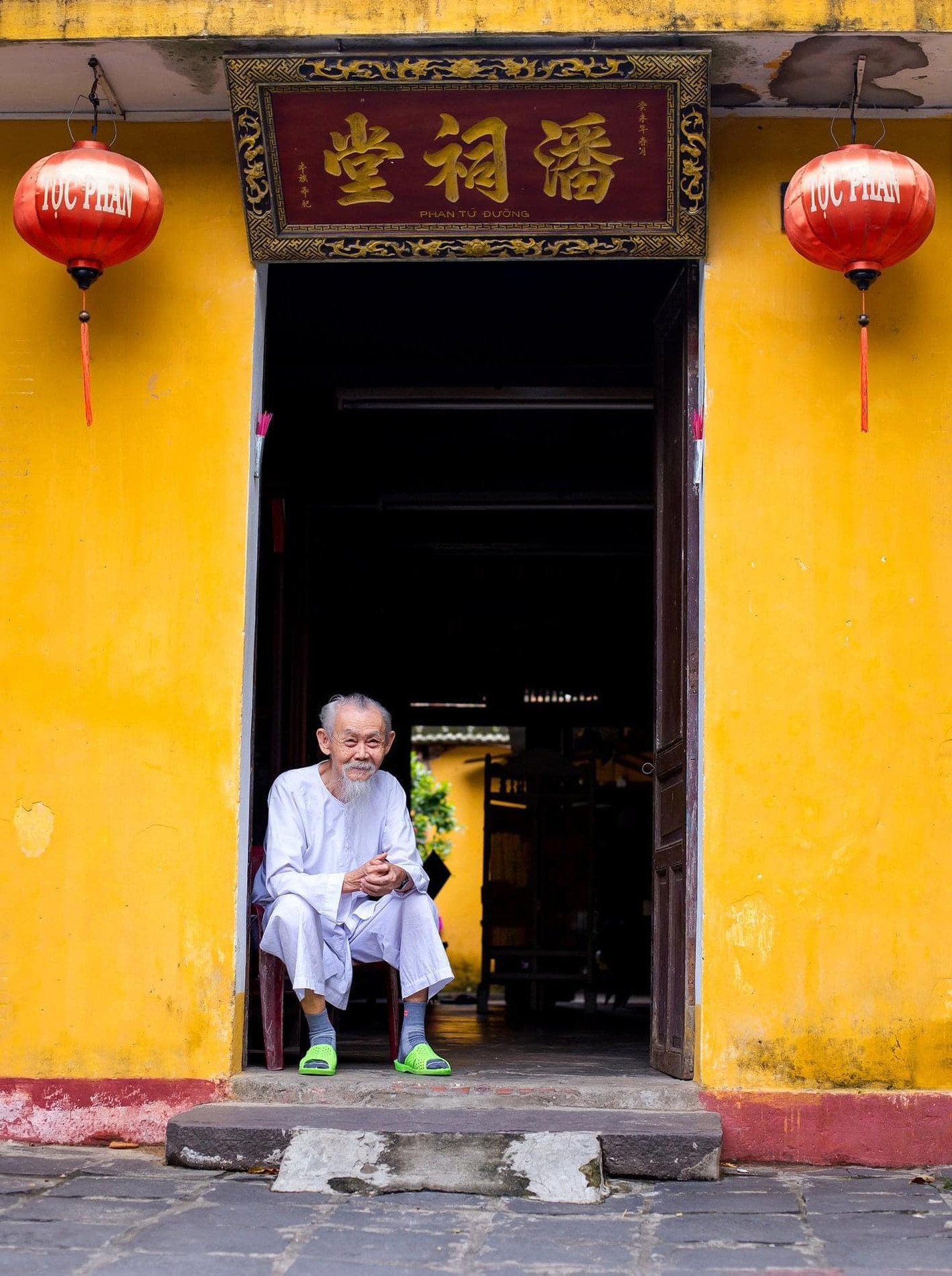 Một số ý kiến cho rằng điều khiến Hội An thu hút không chỉ ở các căn nhà cổ, mà còn là nếp sống, nét sinh hoạt độc đáo tại nơi đây. Ảnh: Pinterest.