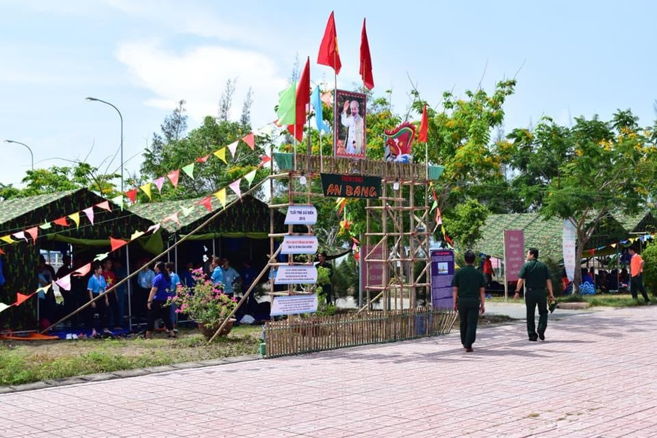 Hoạt động sinh hoạt tiểu trại cũng được tổ chức sôi nổi. Hoạt động sinh hoạt tiểu trại cũng được tổ chức sôi nổi.