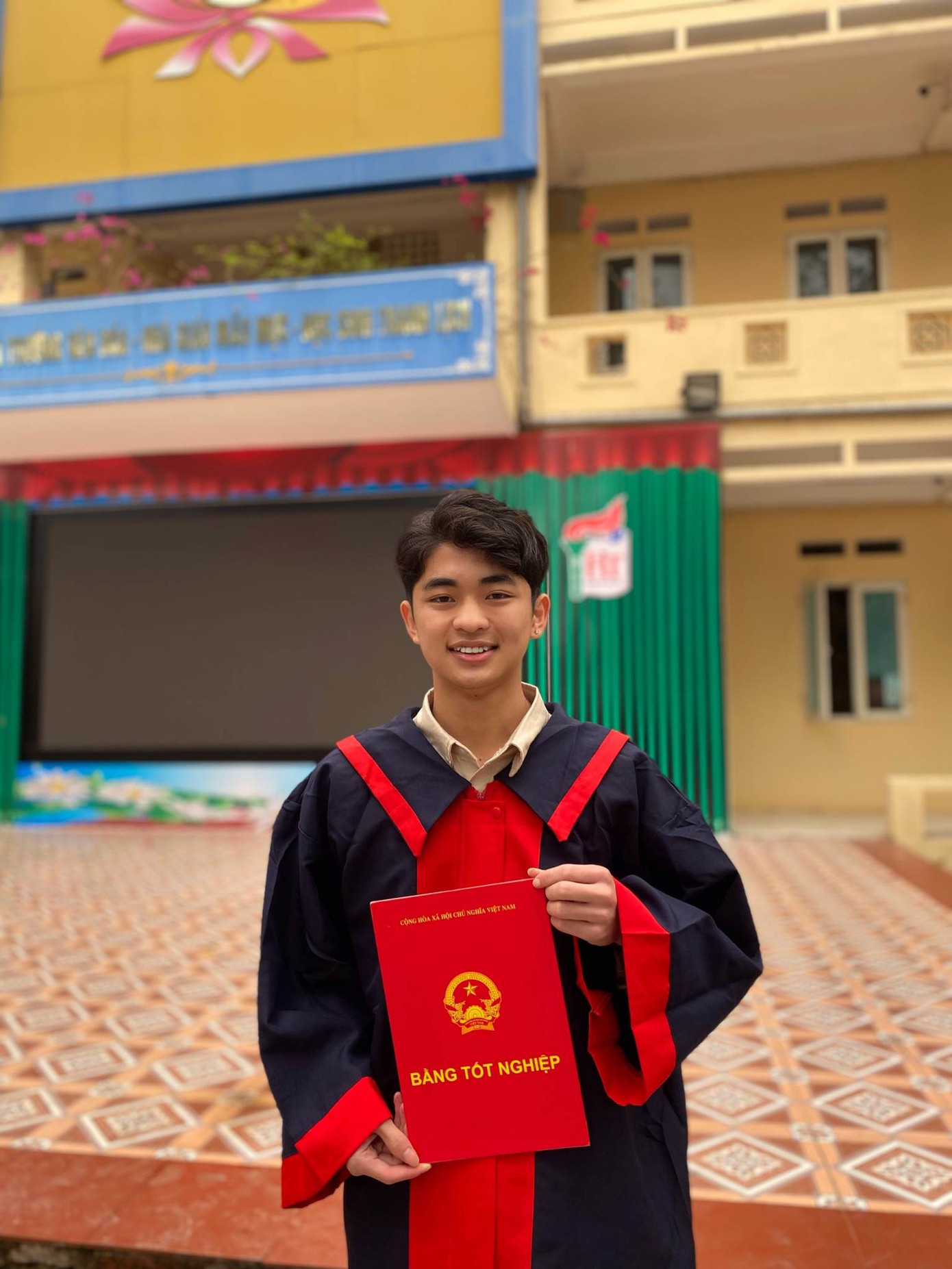 Thanh Tùng đã hình thành thói quen học online sau đợt dịch nên cậu bạn không quá bị động nếu dịch COVID-19 quay trở lại.