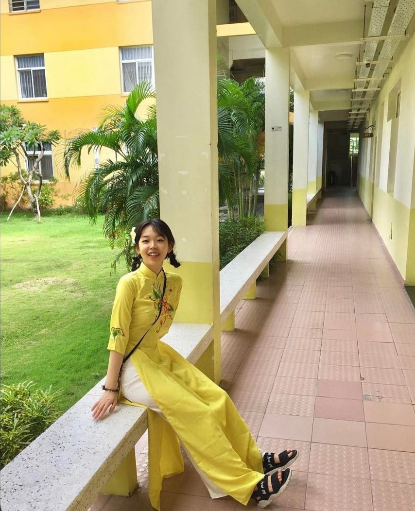 Juhyun trong tà áo dài truyền thống của Việt Nam. Ảnh: NVCC