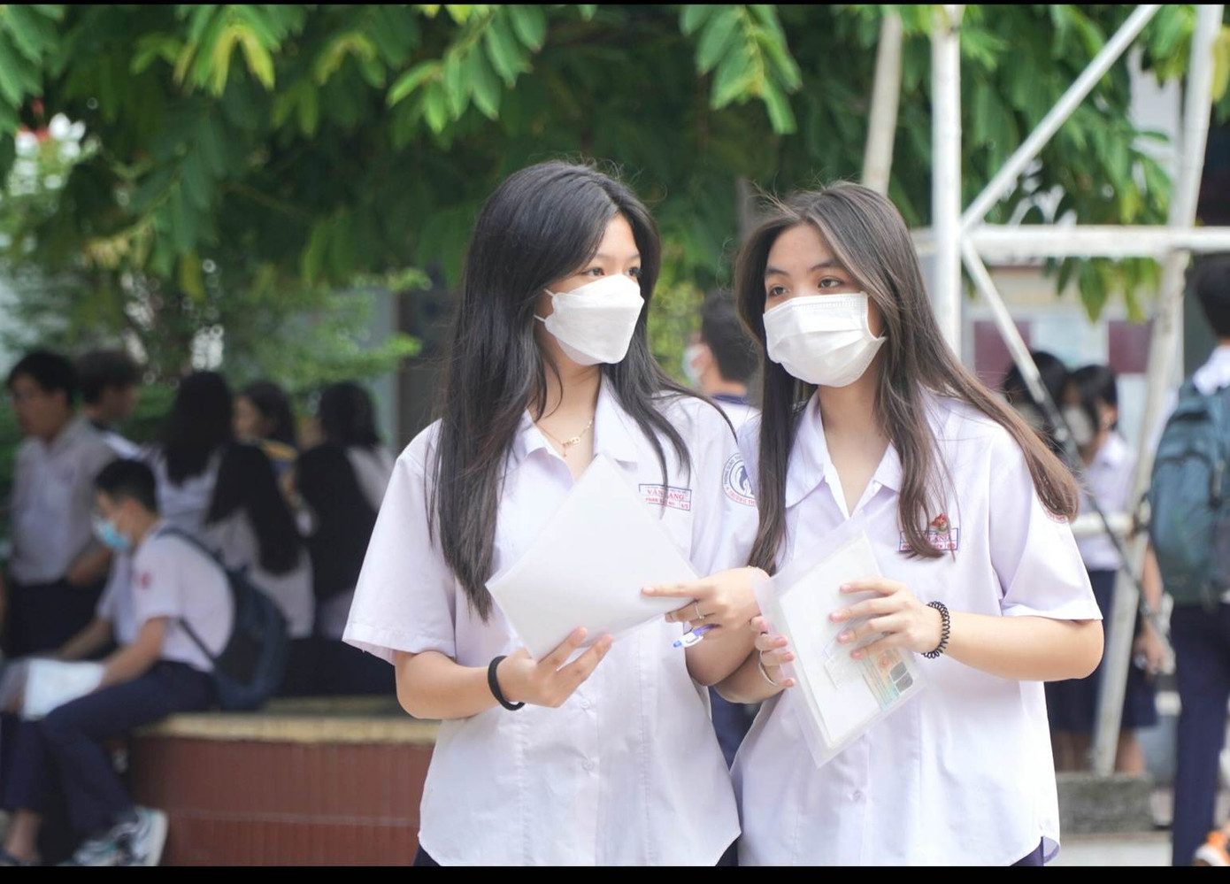 Sáng nay, các thí sinh sẽ bước vào môn thi đầu tiên là Ngữ văn. Sáng nay, các thí sinh sẽ bước vào môn thi đầu tiên là Ngữ văn.