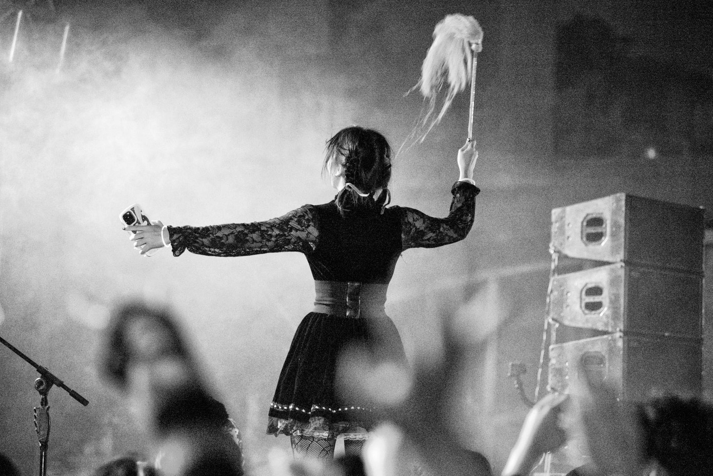 ... cho dù có mặc váy cũng không hề &quot;bánh bèo&quot;!