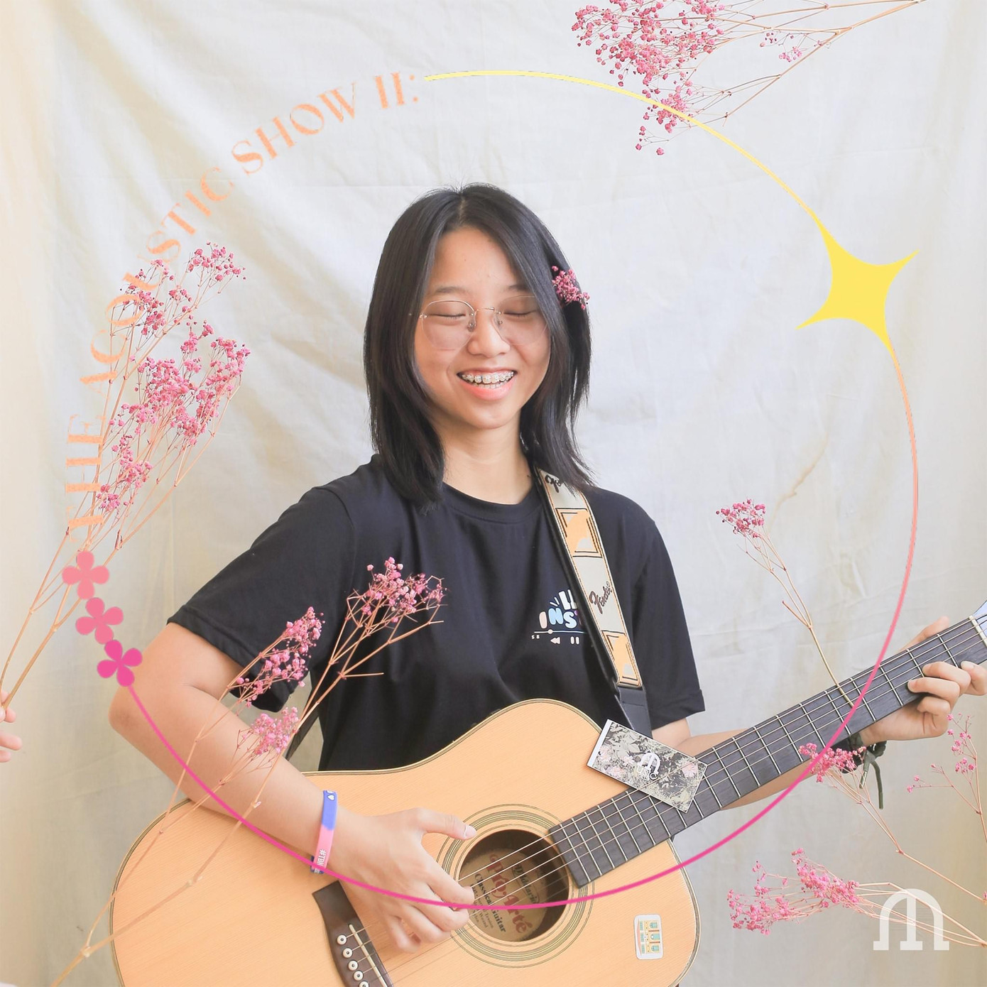 ... và còn là thành viên &quot;cốt cán&quot; tại CLB Văn nghệ của trường.