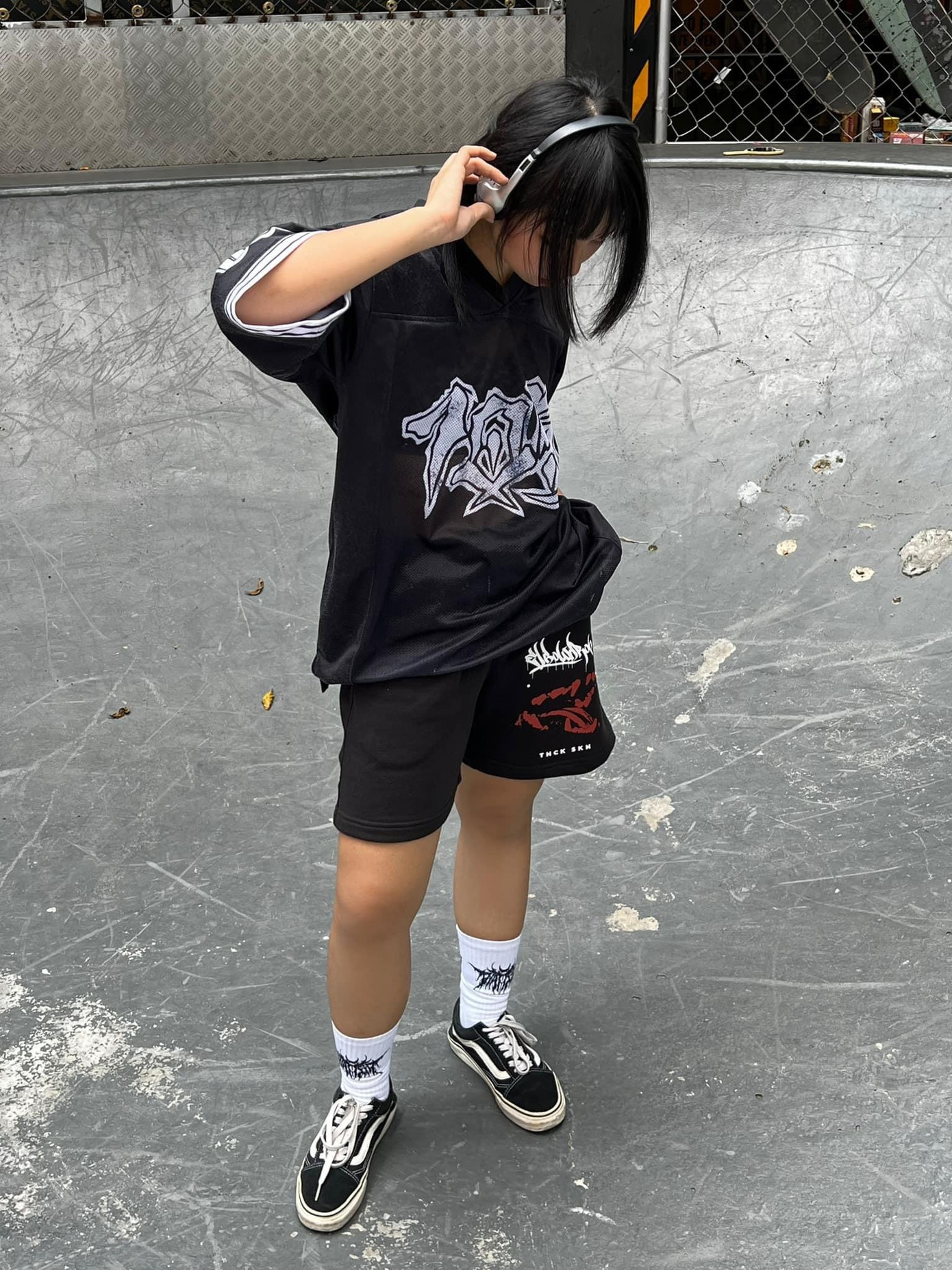 Cô nàng sở hữu phong cách thời trang ấn tượng, đậm chất Hip-Hop...