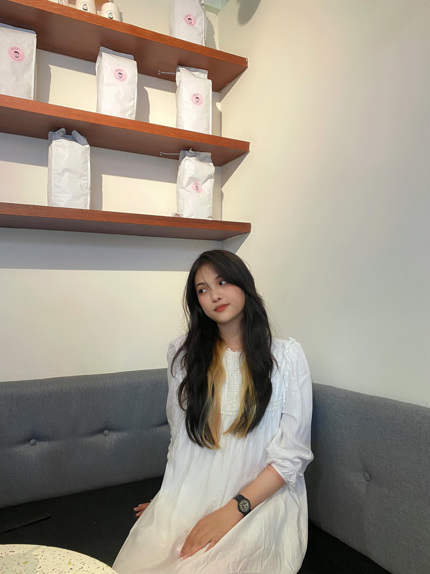 Thúy Ny khá "đau đầu" với những vị khách kém duyên. Thúy Ny khá "đau đầu" với những vị khách kém duyên.