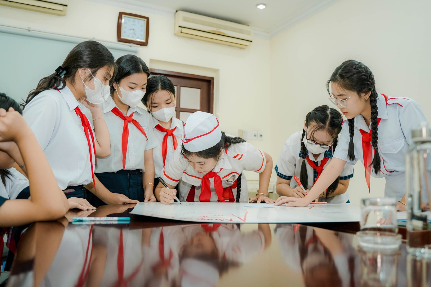 350 gương xuất sắc, đạt thành tích ấn tượng trong học tập, hoạt động ngoại khóa sẽ được tuyên dương trong buổi lễ. 350 gương xuất sắc, đạt thành tích ấn tượng trong học tập, hoạt động ngoại khóa sẽ được tuyên dương trong buổi lễ.