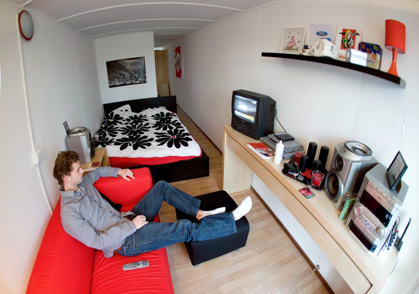 Mỗi căn nhà có diện tích khoảng 20m2, phù hợp với sinh viên hoặc người có thu nhập thấp. Ảnh: Redux. Mỗi căn nhà có diện tích khoảng 20m2, phù hợp với sinh viên hoặc người có thu nhập thấp. Ảnh: Redux.