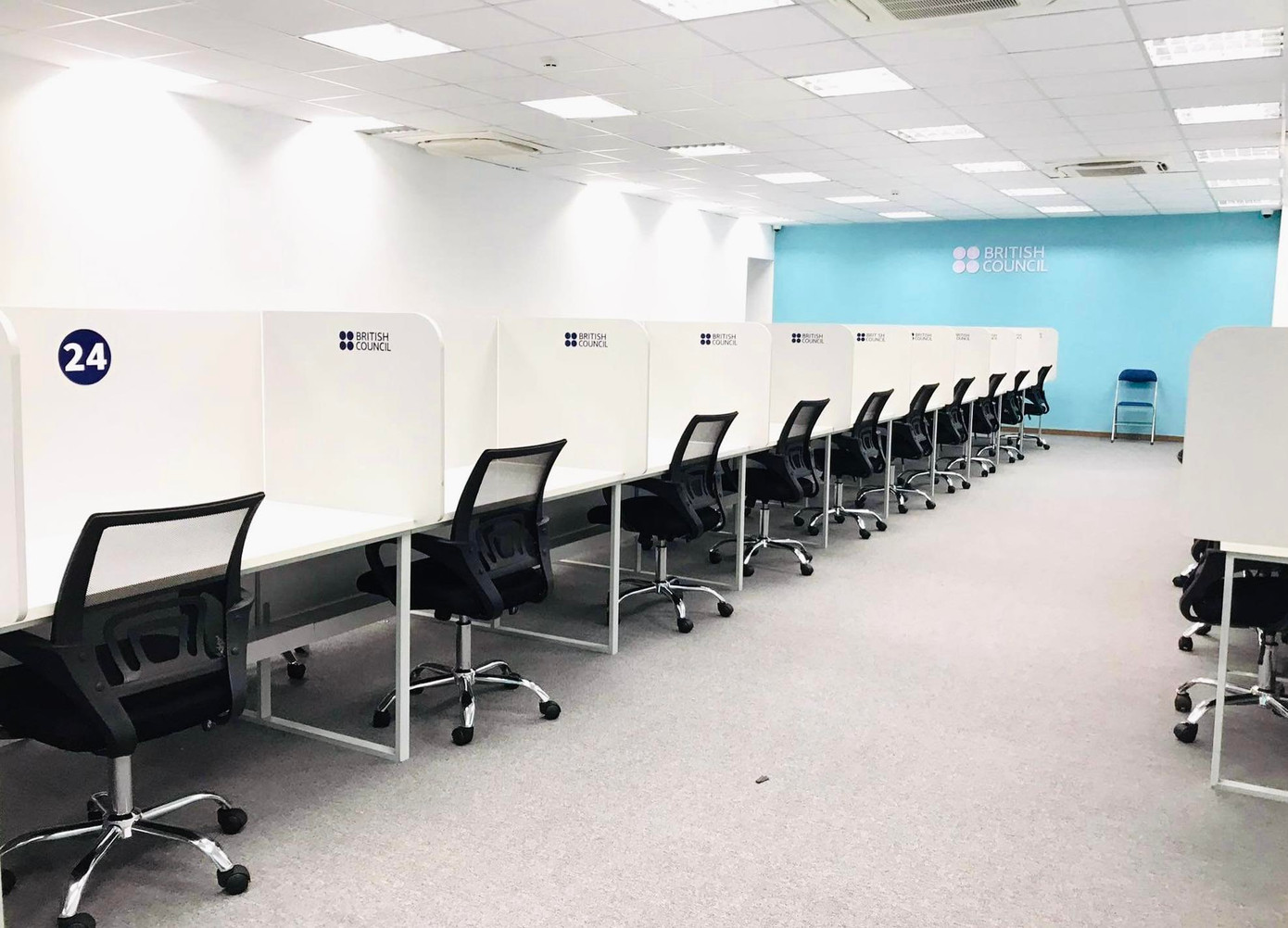 Cả nước có tổng 15 địa điểm hỗ trợ thi IELTS cho các teen tại ba miền Bắc, Trung, Nam.