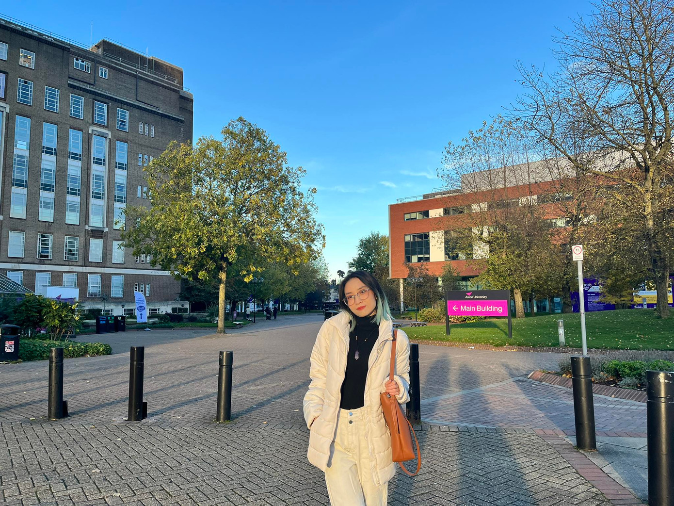 Chương trình học thạc sĩ của Huyền My sẽ giúp cô phát triển nền tảng cá nhân hóa cung cấp cho người học nguồn tài nguyên bằng tiếng Anh. Ảnh: NVCC.