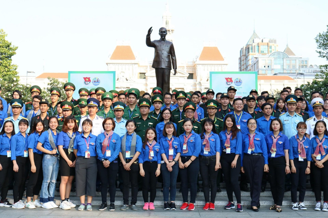 Toàn thể BTC hội trại và các trại sinh sẽ thực hiện lễ Khai mạc chương trình tại Công viên tượng đài Chủ tịch Hồ Chí Minh. Toàn thể BTC hội trại và các trại sinh sẽ thực hiện lễ Khai mạc chương trình tại Công viên tượng đài Chủ tịch Hồ Chí Minh.