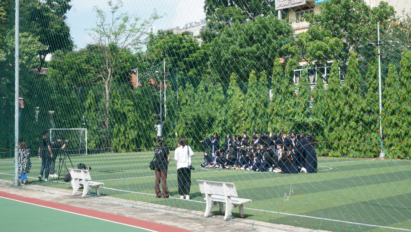 Sân bóng đá cũ từng là nơi check-in quen thuộc của nhiều thế hệ học sinh Mikiers. Sân bóng đá cũ từng là nơi check-in quen thuộc của nhiều thế hệ học sinh Mikiers.